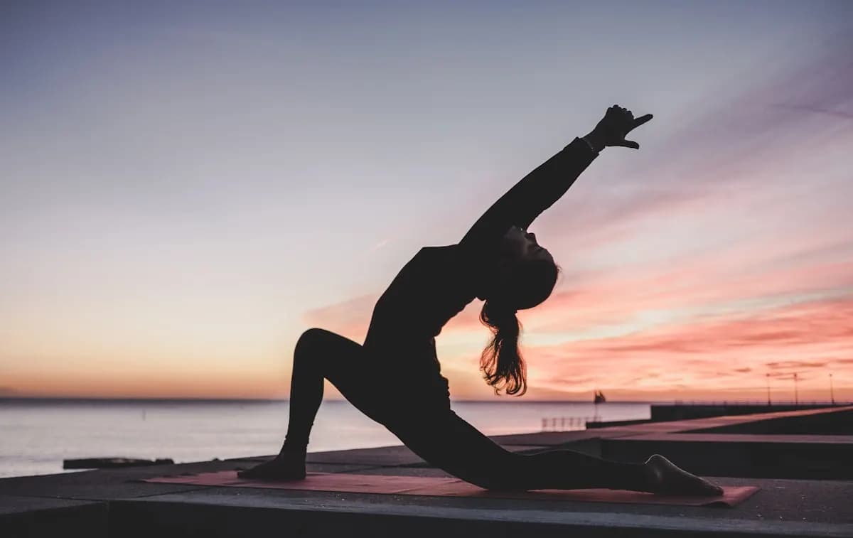 Yoga therapy for chronic back pain: what a guided course changes